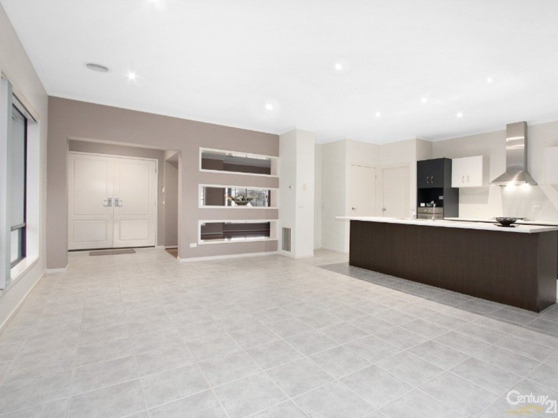 Photo - 4 Lobelia Street, Pakenham VIC 3810 - Image 5