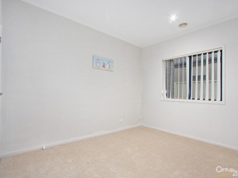 Photo - 4 Lobelia Street, Pakenham VIC 3810 - Image 10