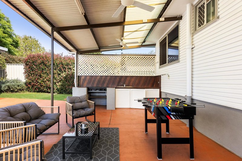 Photo - 4 Loch Street, Centenary Heights QLD 4350 - Image 15