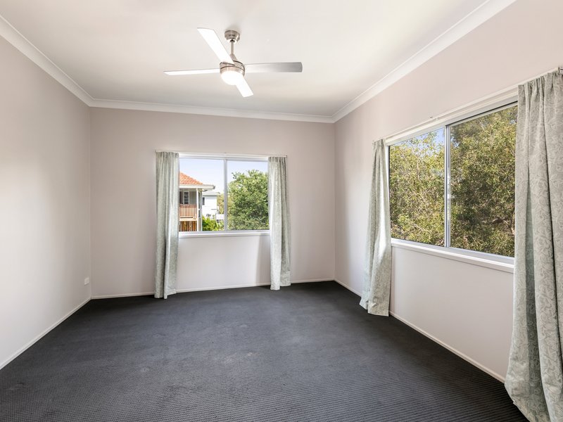 Photo - 4 Logan Avenue, Oxley QLD 4075 - Image 12