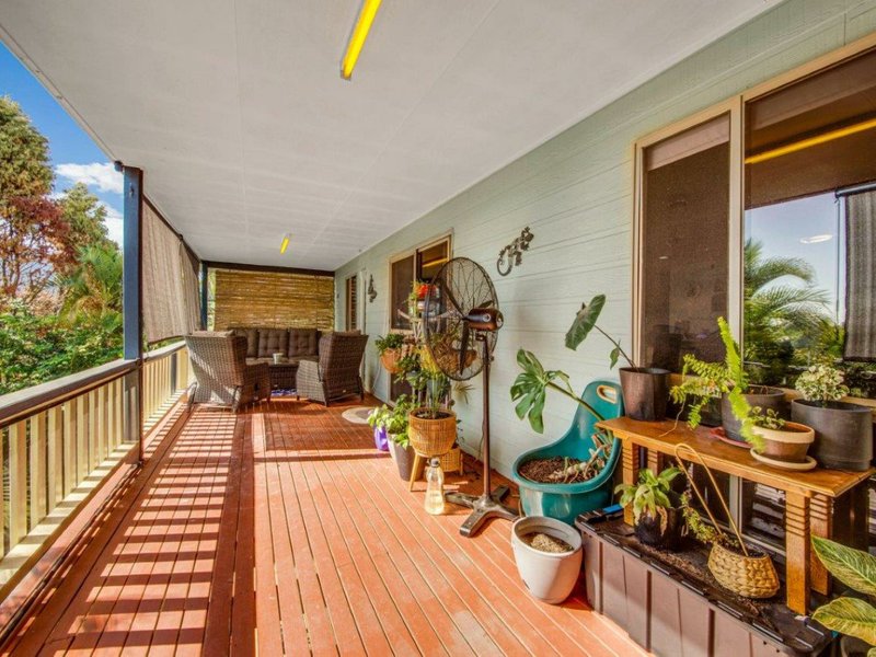 Photo - 4 Lomandra Street, Boyne Island QLD 4680 - Image 7