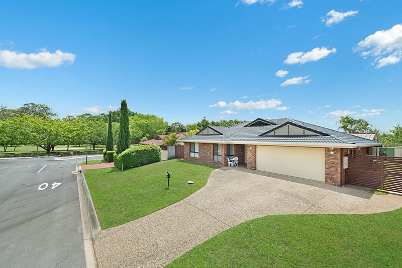 4 Lorenc Place, Bridgeman Downs QLD 4035