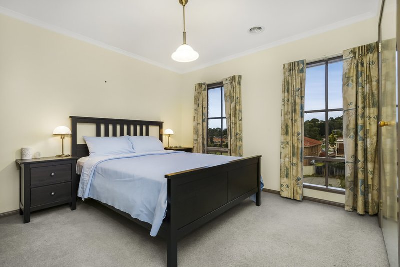 Photo - 4 Lori Place, Glen Waverley VIC 3150 - Image 8