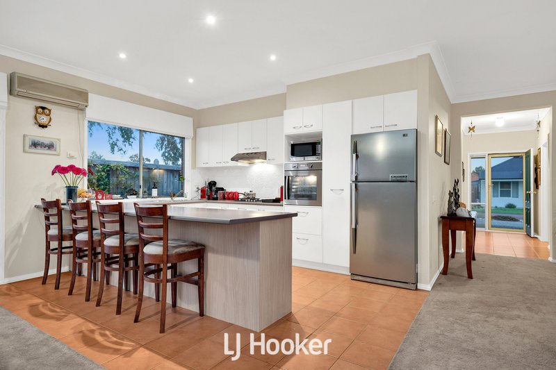 Photo - 4 Louise Mack Walk, Lynbrook VIC 3975 - Image 9