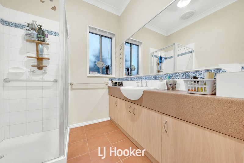 Photo - 4 Louise Mack Walk, Lynbrook VIC 3975 - Image 12