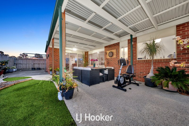 Photo - 4 Louise Mack Walk, Lynbrook VIC 3975 - Image 16