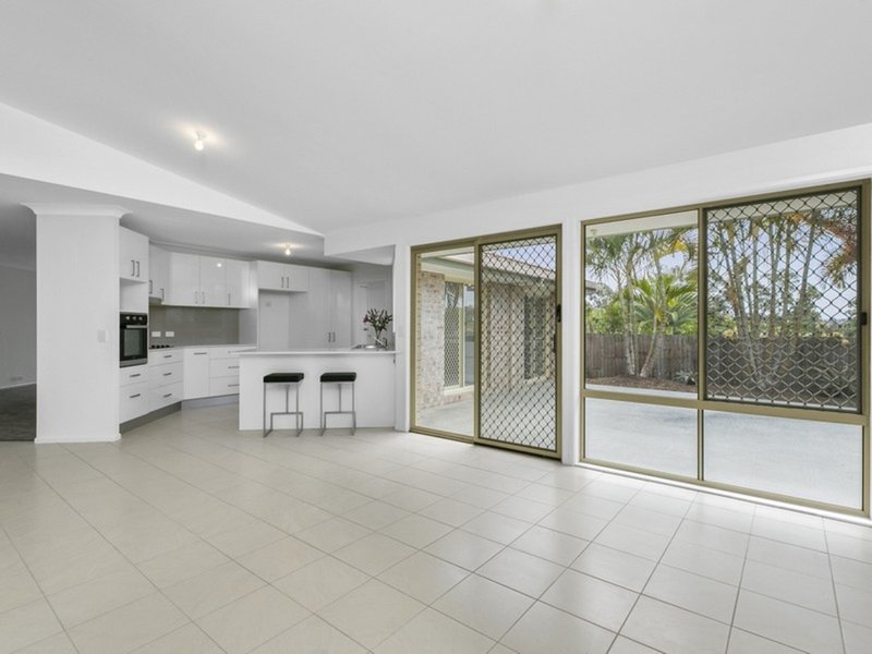 Photo - 4 Lovell Court, Worongary QLD 4213 - Image 2