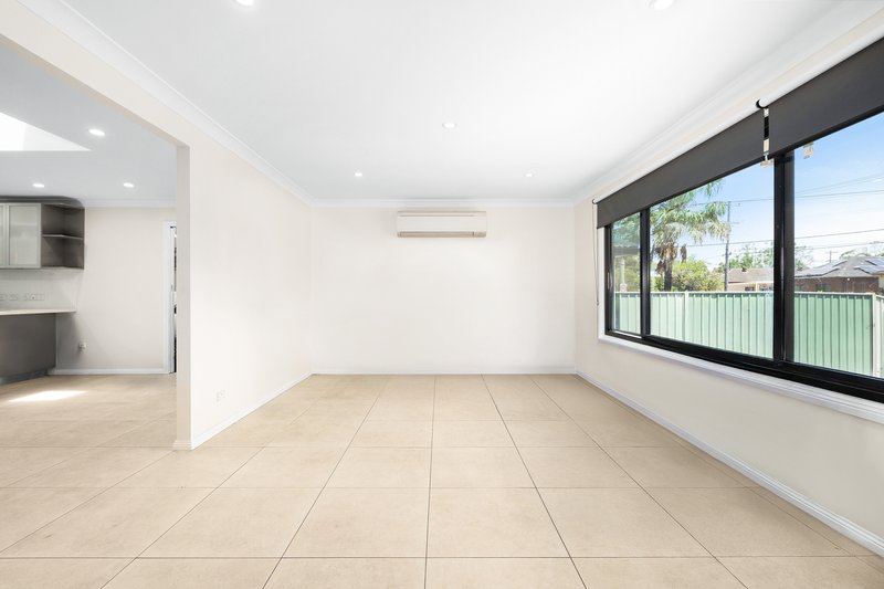 Photo - 4 Low Street, Smithfield NSW 2164 - Image 3