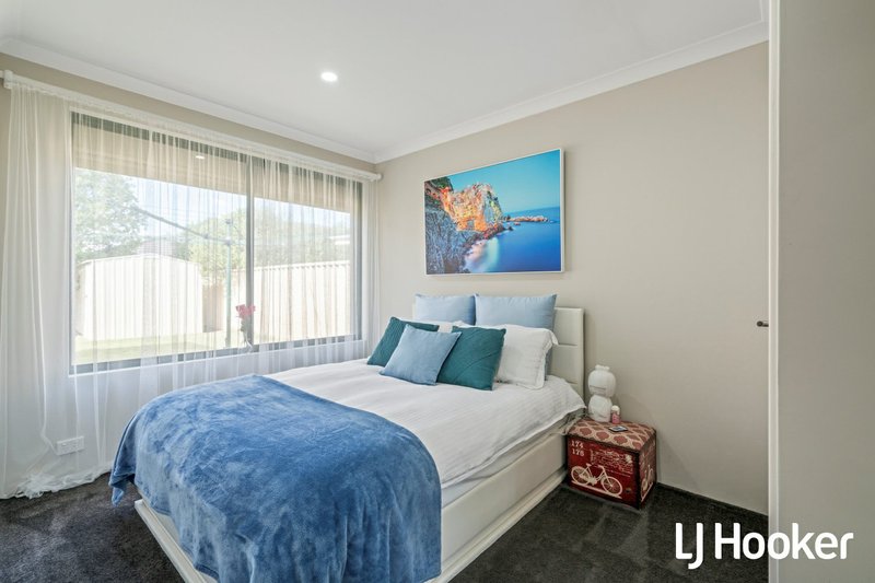 Photo - 4 Lowis Way, Canning Vale WA 6155 - Image 15