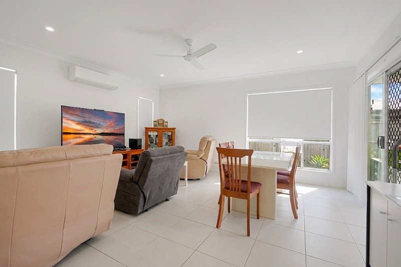 Photo - 4 Lucien Street, Nirimba QLD 4551 - Image 3