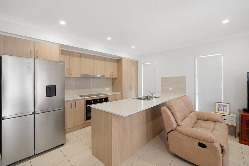 Photo - 4 Lucien Street, Nirimba QLD 4551 - Image 4