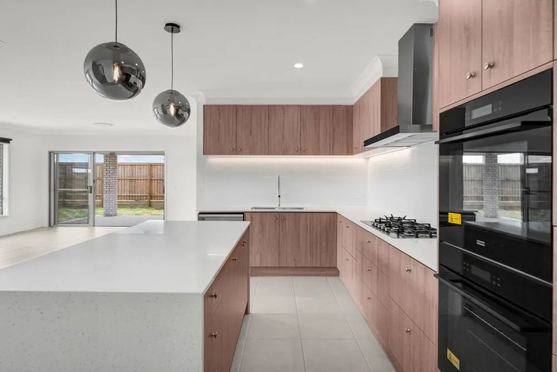 Photo - 4 Lunar Street, Flagstone QLD 4280 - Image 2