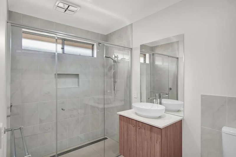 Photo - 4 Lunar Street, Flagstone QLD 4280 - Image 10