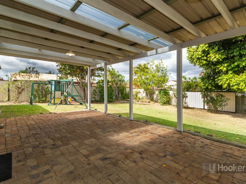 Photo - 4 Lupus Street, Hillcrest QLD 4118 - Image 11