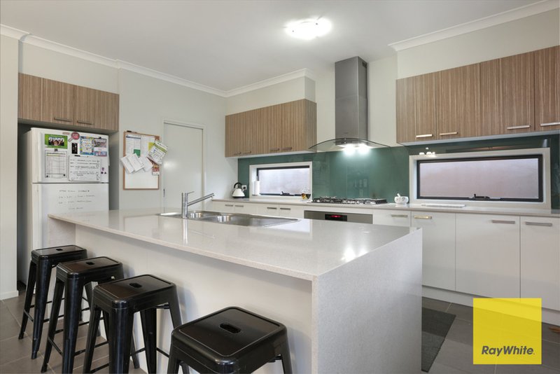 Photo - 4 Lure Avenue, Point Cook VIC 3030 - Image 3