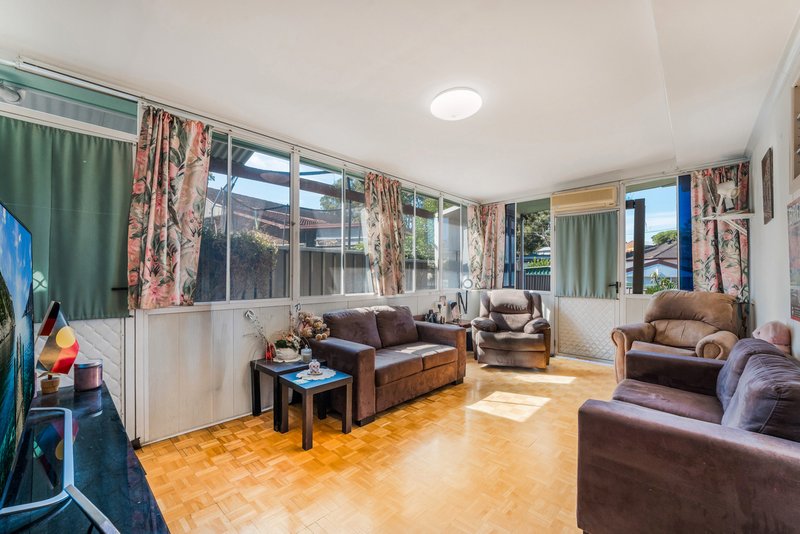Photo - 4 Lyndley Street, Busby NSW 2168 - Image 5