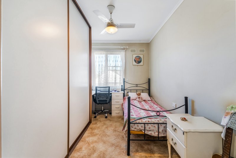Photo - 4 Lyndley Street, Busby NSW 2168 - Image 8