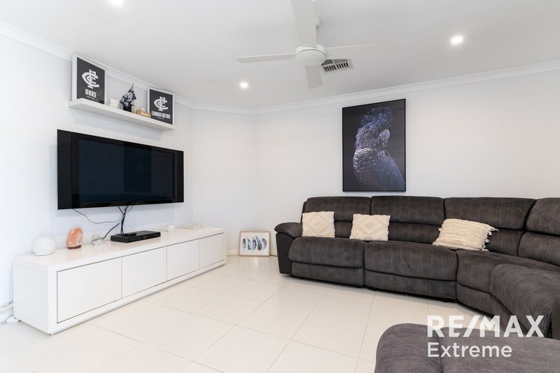 Photo - 4 Lynella Circuit, Banksia Grove WA 6031 - Image 3