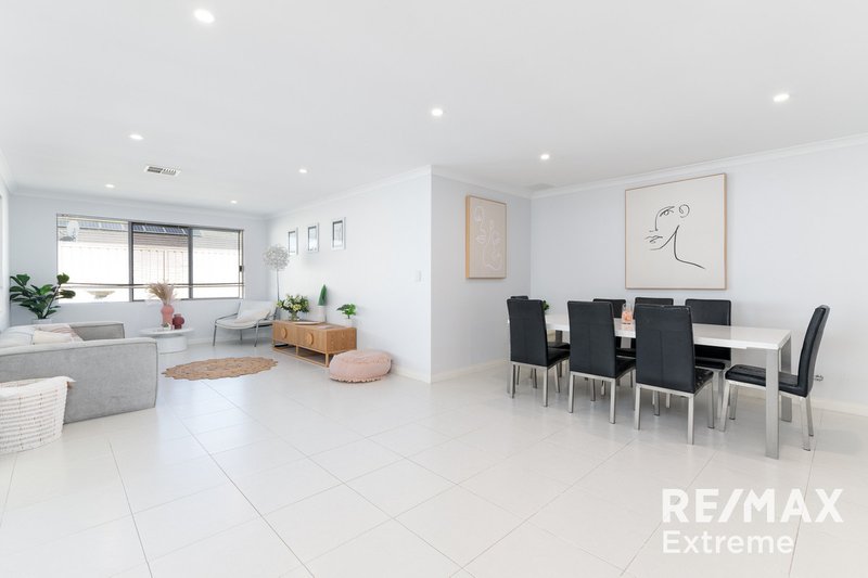 Photo - 4 Lynella Circuit, Banksia Grove WA 6031 - Image 13