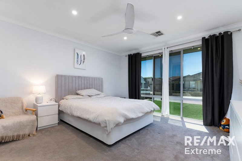 Photo - 4 Lynella Circuit, Banksia Grove WA 6031 - Image 16