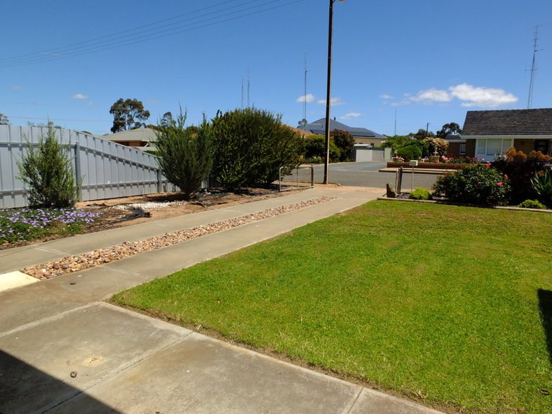 Photo - 4 Lyon Street, Kadina SA 5554 - Image 12