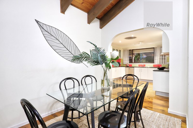 Photo - 4 Lyre Court, Gladstone Park VIC 3043 - Image 5