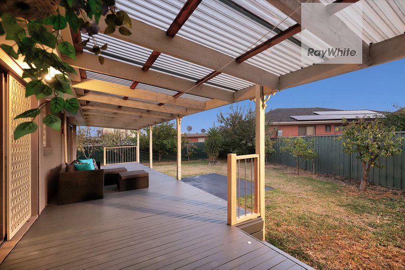 Photo - 4 Lyre Court, Gladstone Park VIC 3043 - Image 16