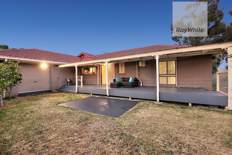 Photo - 4 Lyre Court, Gladstone Park VIC 3043 - Image 17