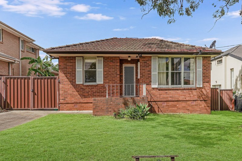 Photo - 4 Macarthur Avenue, Strathfield NSW 2135 - Image 1
