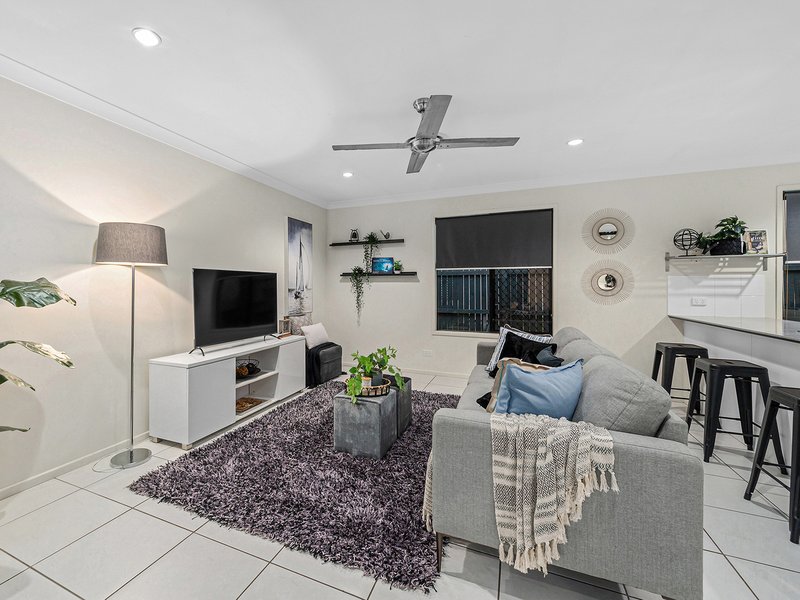 Photo - 4 Macdonald Place, Carseldine QLD 4034 - Image 6