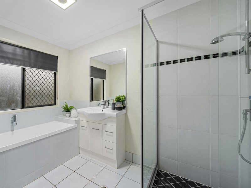 Photo - 4 Macdonald Place, Carseldine QLD 4034 - Image 12