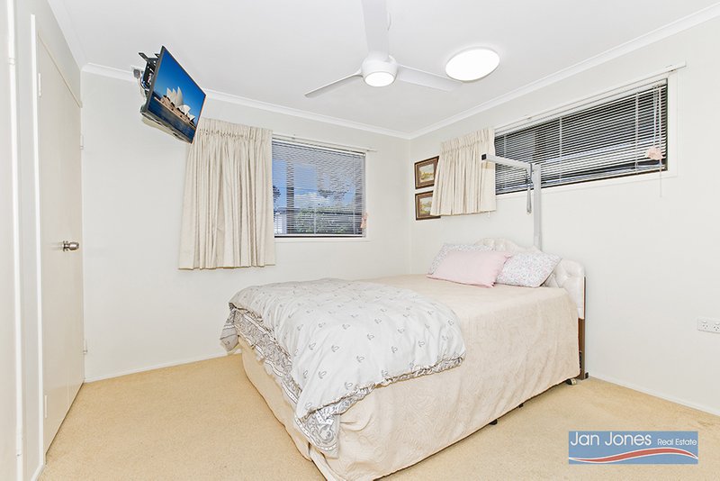 Photo - 4 Macfarlane Street, Kippa-Ring QLD 4021 - Image 10