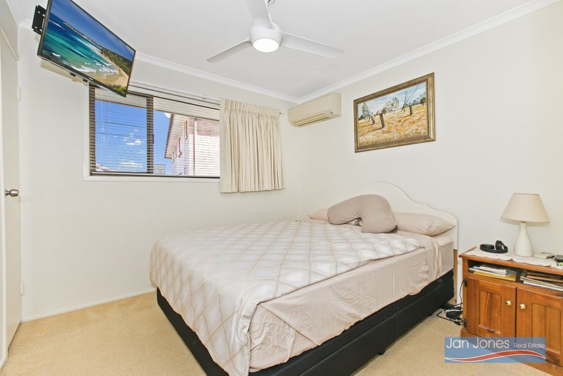 Photo - 4 Macfarlane Street, Kippa-Ring QLD 4021 - Image 11