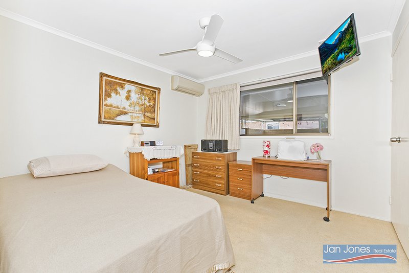 Photo - 4 Macfarlane Street, Kippa-Ring QLD 4021 - Image 12