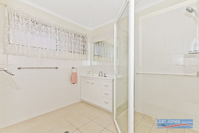 Photo - 4 Macfarlane Street, Kippa-Ring QLD 4021 - Image 13