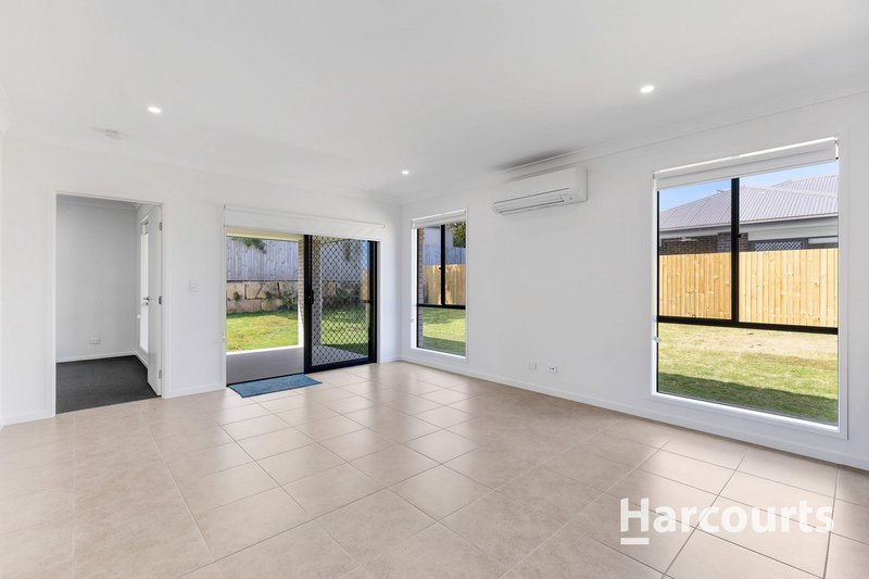 Photo - 4 Macquarie Drive, Petrie QLD 4502 - Image 4