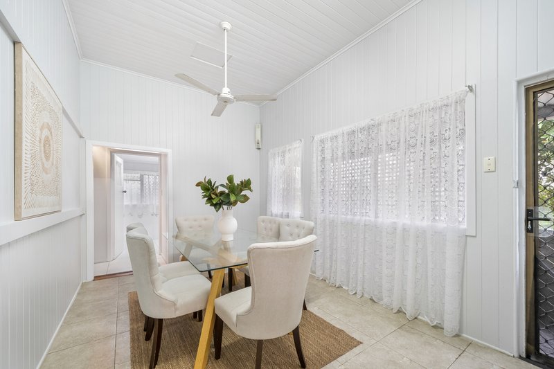 Photo - 4 Macs Lane, Kallangur QLD 4503 - Image 3