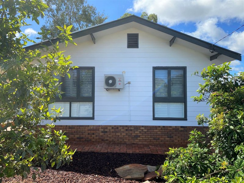 Photo - 4 Madden Street, Cobar NSW 2835 - Image 2