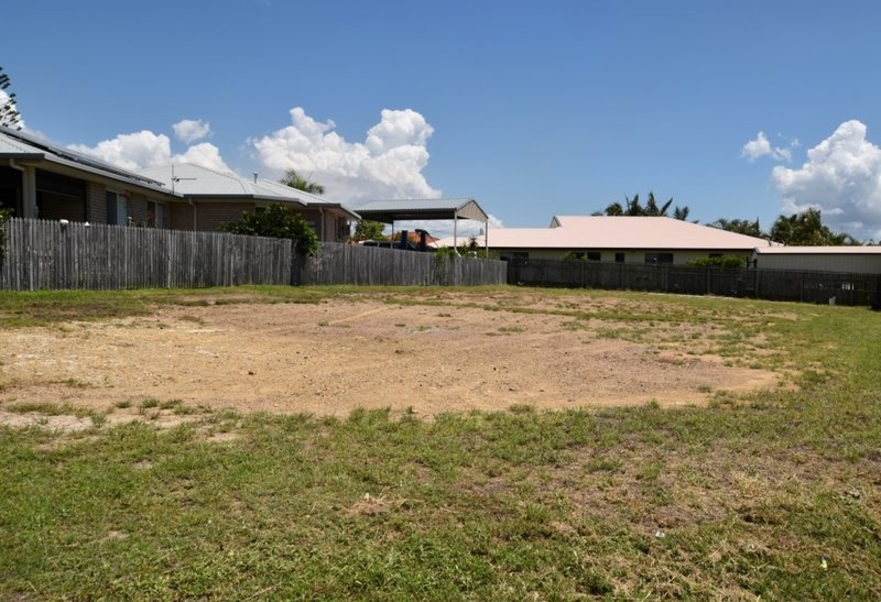 Photo - 4 Magnolia Ave , Kin Kora QLD 4680 - Image