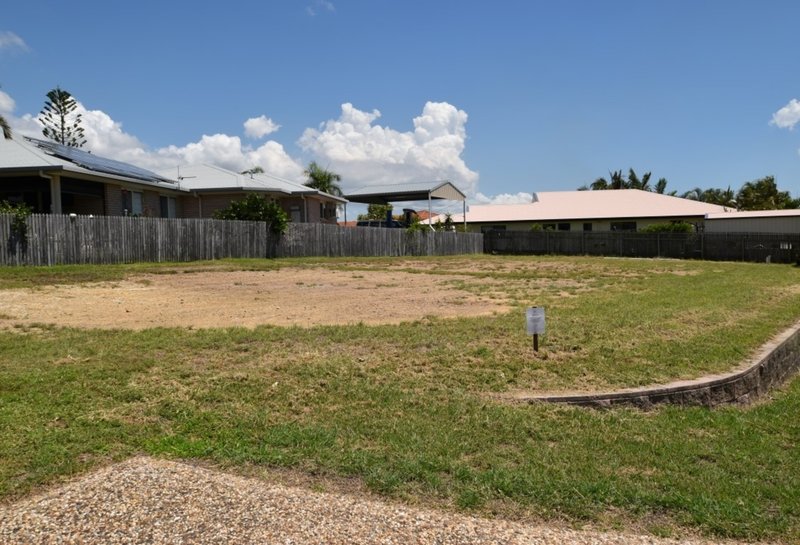 Photo - 4 Magnolia Ave , Kin Kora QLD 4680 - Image 2