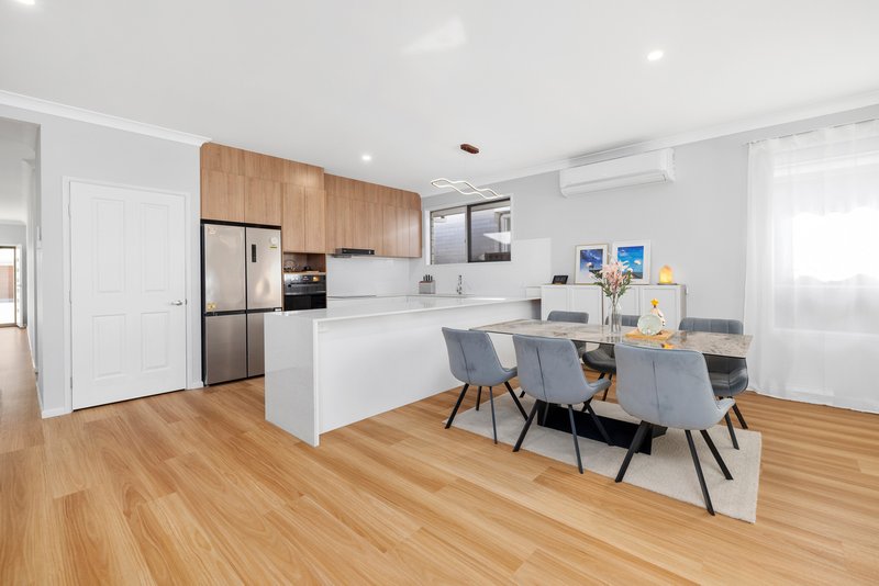 Photo - 4 Magnolia Street, Pallara QLD 4110 - Image 4