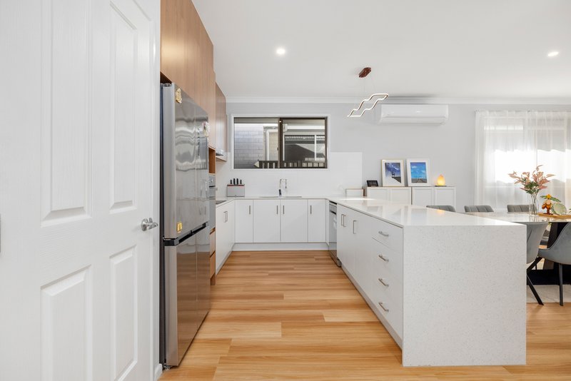 Photo - 4 Magnolia Street, Pallara QLD 4110 - Image 5