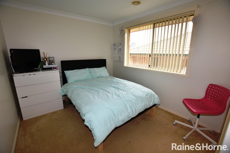 Photo - 4 Mahogany Court, Orange NSW 2800 - Image 7