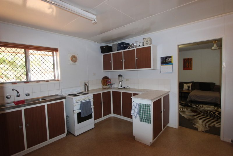 Photo - 4 Maitland Court, Dampier WA 6713 - Image 12