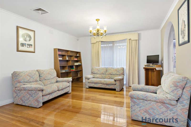 Photo - 4 Maldon Court, Wheelers Hill VIC 3150 - Image 4