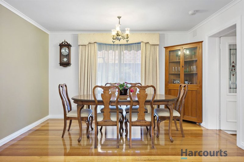 Photo - 4 Maldon Court, Wheelers Hill VIC 3150 - Image 5