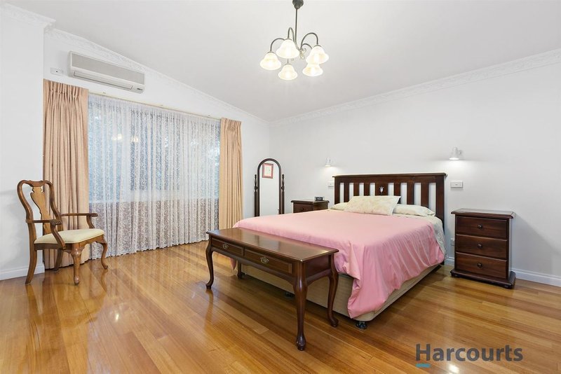 Photo - 4 Maldon Court, Wheelers Hill VIC 3150 - Image 6