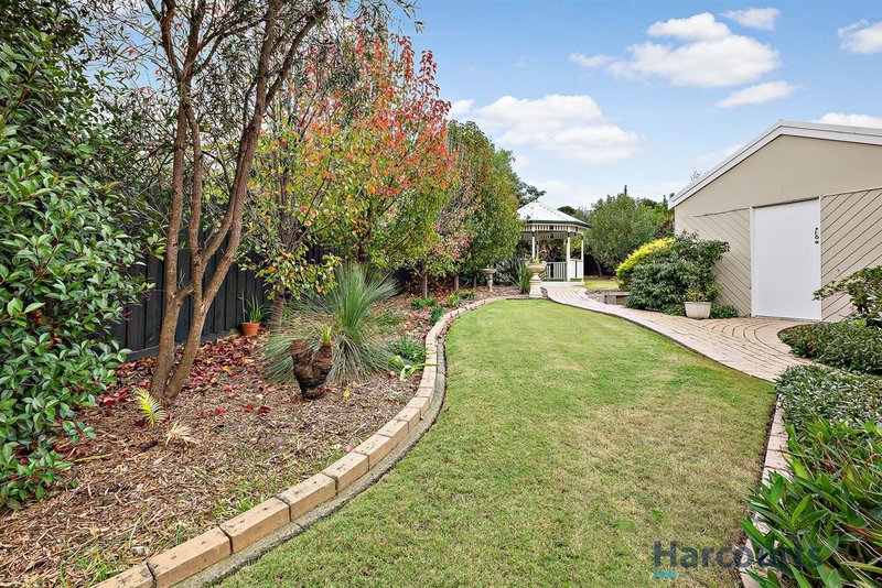 Photo - 4 Maldon Court, Wheelers Hill VIC 3150 - Image 8