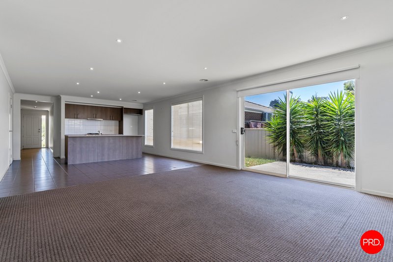 Photo - 4 Mallee Place, Epsom VIC 3551 - Image 4