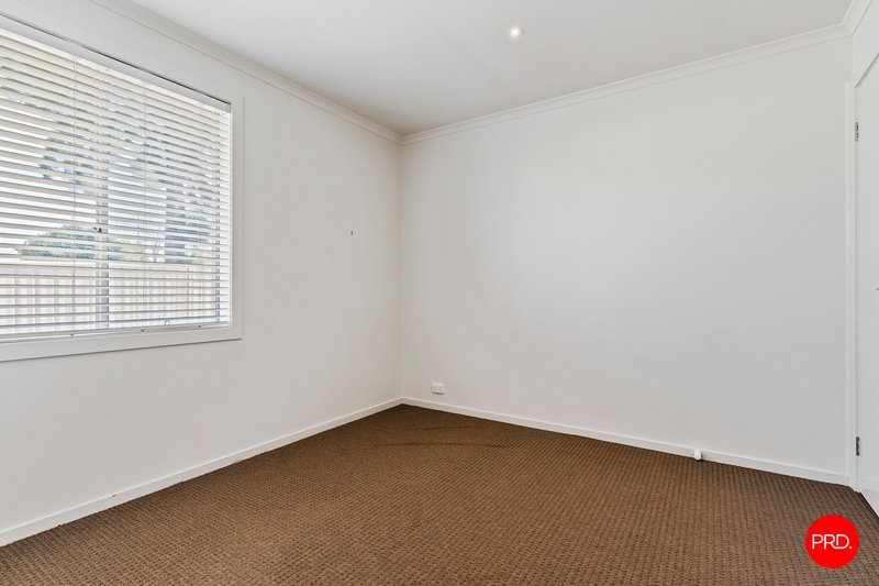 Photo - 4 Mallee Place, Epsom VIC 3551 - Image 9